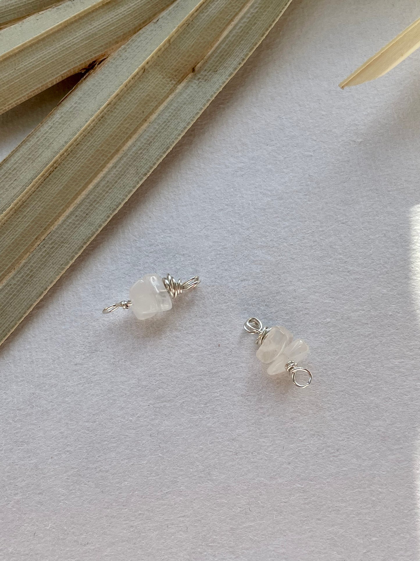 Charm-aros con cuentas de piedra lunar