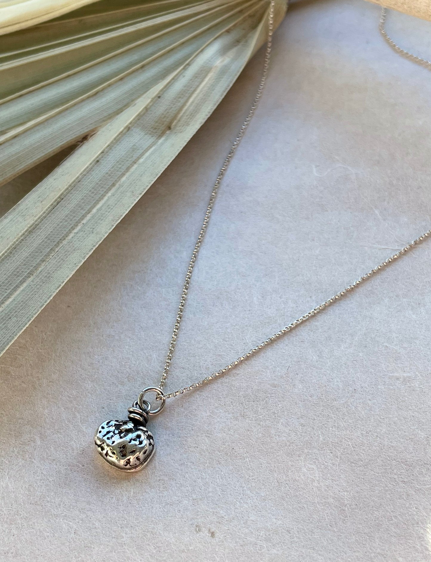 Little Coral-Shell Pendant Necklace